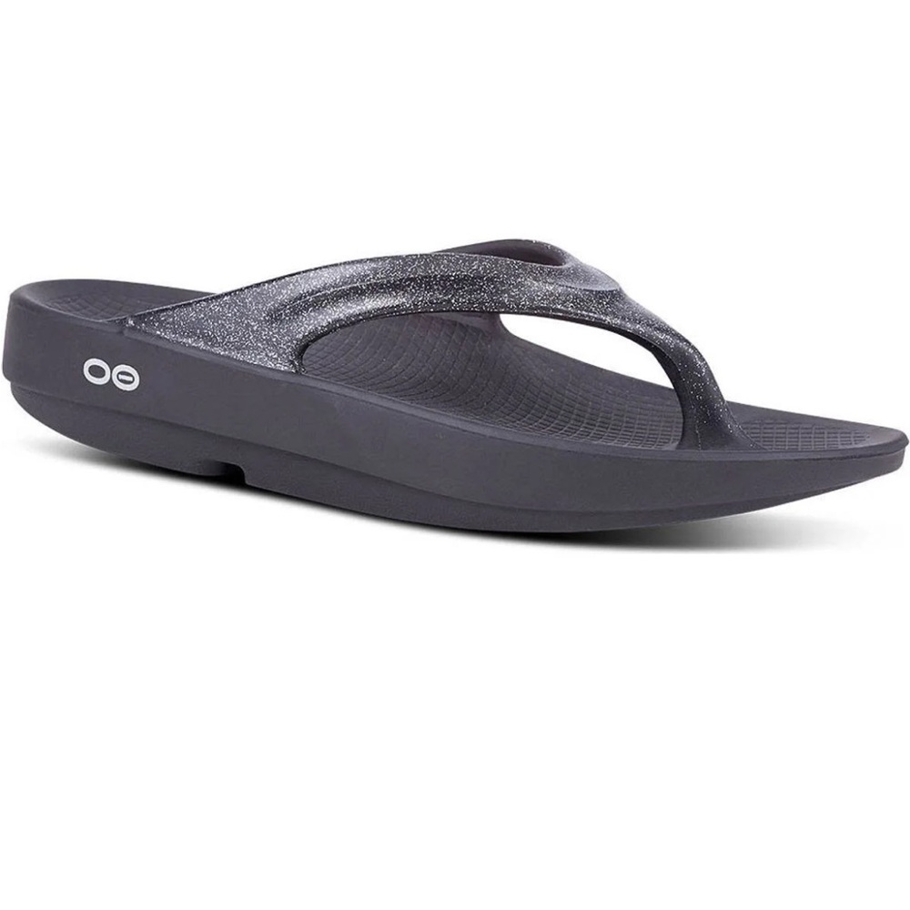 ISO - OOFOS glitter black thong sandal size 9!